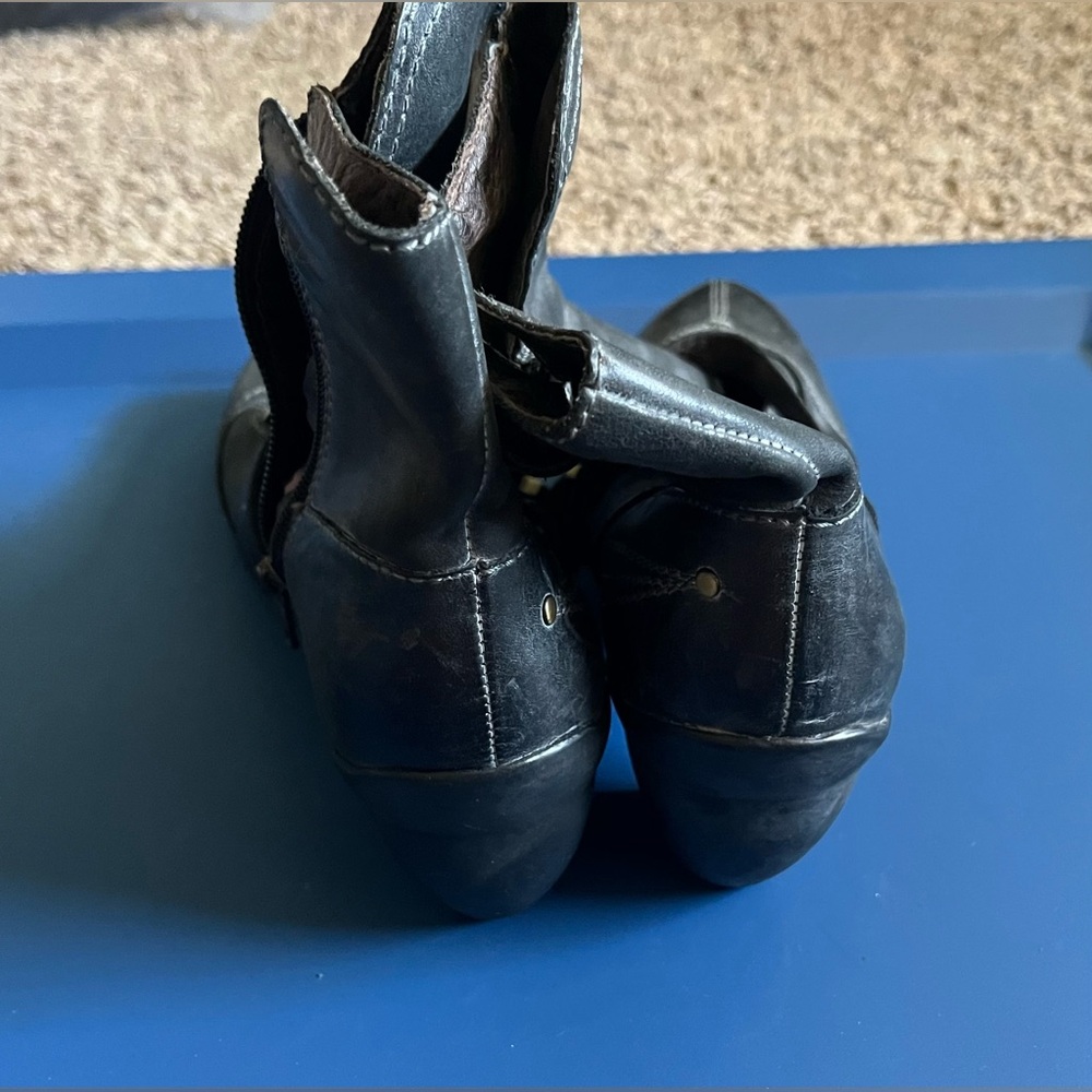 Toto Stylish Black Leather Women's Shoes - Picture 2 of 8